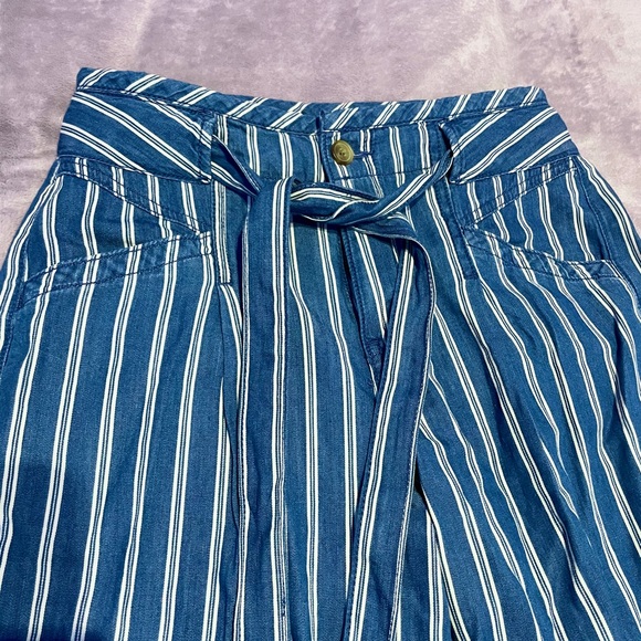 Striped Wide-Leg Pants - Picture 4 of 4